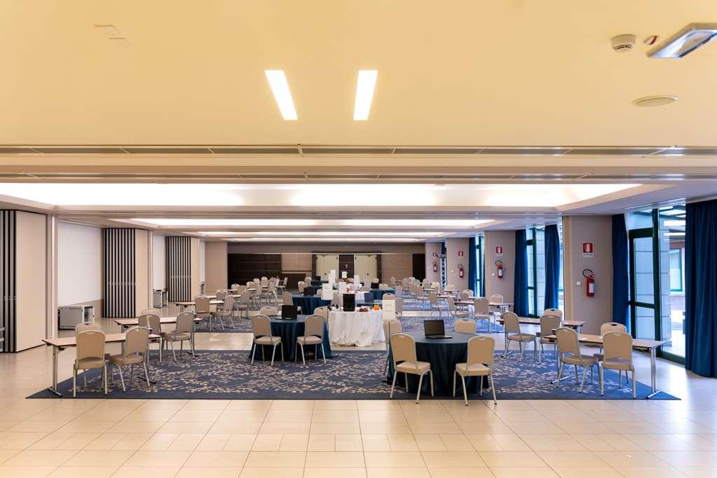 Doubletree By Hilton Milan Malpensa Solbiate Olona Hotel Facilities photo