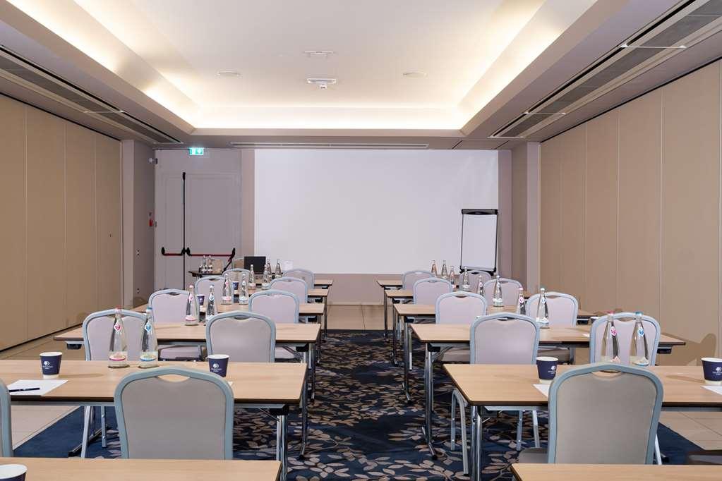 Doubletree By Hilton Milan Malpensa Solbiate Olona Hotel Facilities photo