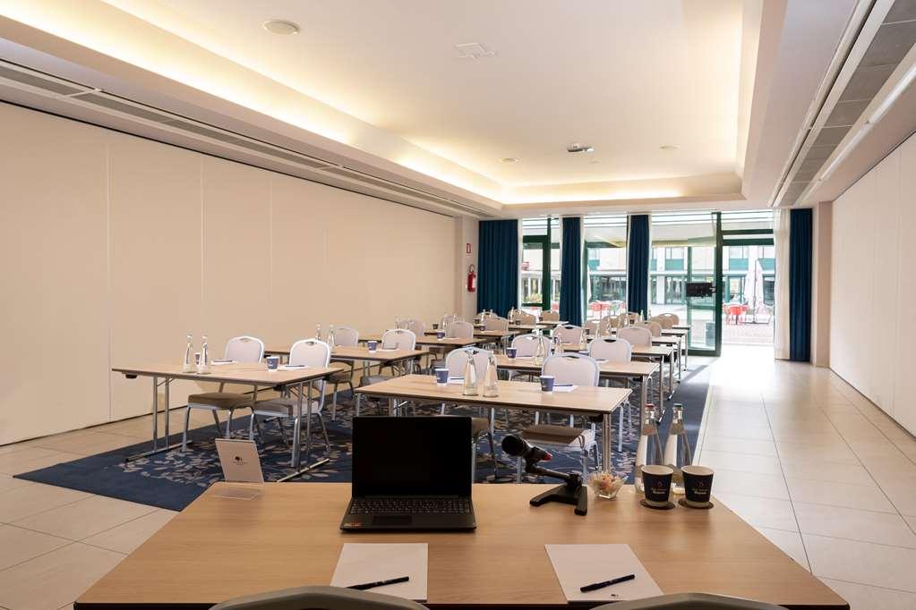 Doubletree By Hilton Milan Malpensa Solbiate Olona Hotel Facilities photo